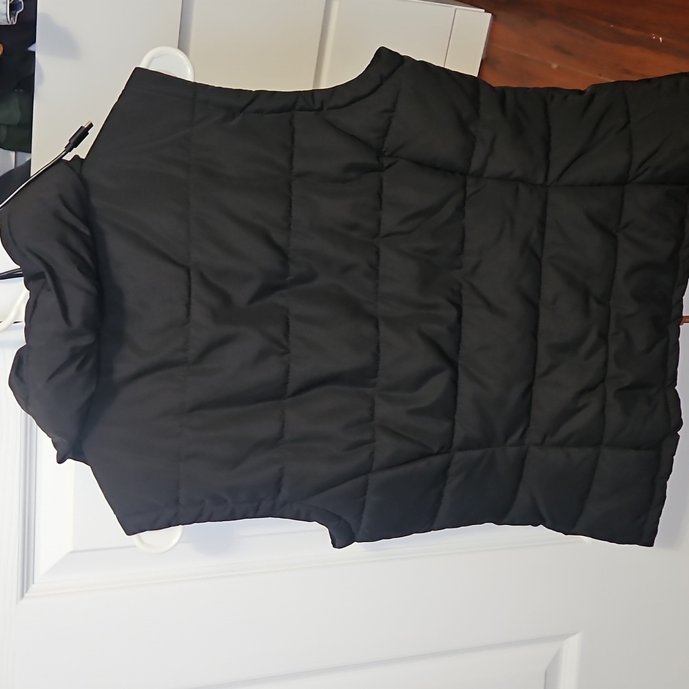LikeNew Small Calvin Klein Black Quilted Vest with Gold Accents - Picture 4 of 5